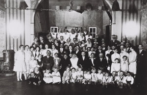 Hochzeitsgesellschaft Häger auf dem Saal des Arster Landhauses 1928/30