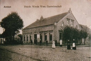 Postkarte der Gaststätte Friedrich Wrede Wwe. (Witwe) an der Ecke Arster Heerstraße/ Arster Landstraße um 1900